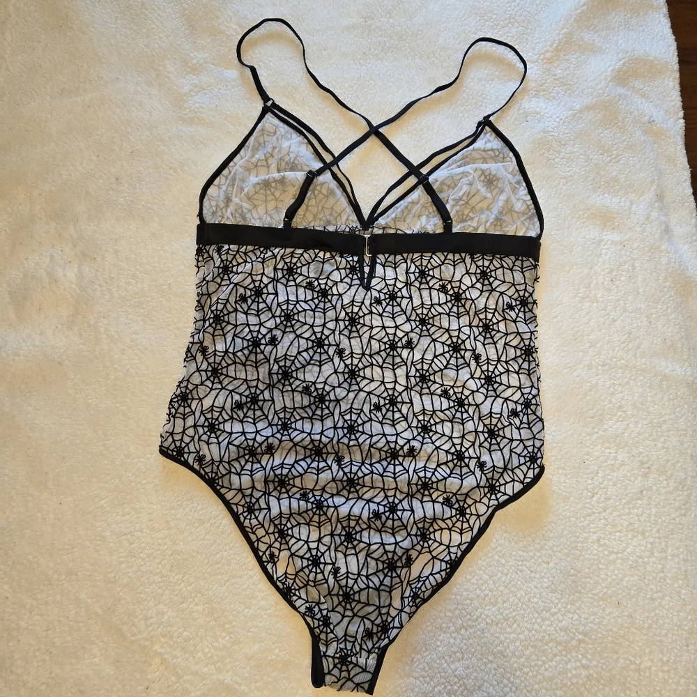 Spiderweb Bodysuit - Picture 3 of 7